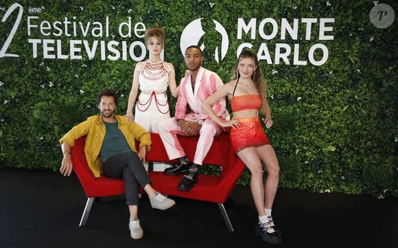 Frédéric Diefenthal, Benjamin Douba-Paris, Lou Ladegaillerie et Catherine Davydzenka au photocall de la série "Ici tout commence" lors du 62ème Festival de Télévision de Monte-Carlo, à Monaco, le 17 juin 2023. © Denis Guignebourg/BestImage