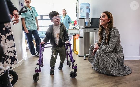 Catherine (Kate) Middleton, princesse de Galles visite Tŷ Hafan, un hospital pour enfants qui soutient les familles du Pays de Galles pour garantir que les enfants atteints de maladies réduisant l'espérance de vie vivent une vie épanouissante, à Sully, Cardiff, Royaume-Uni, le 30 janvier 2025.Julien Burton / Bestimage