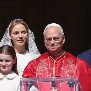 Le pape Léon XIV au balcon du palais princier avec le prince Albert II de Monaco, la princesse Charlène, le prince Gabriel et la princese Gabriella- Visite historique du pape Léon XIV à Monaco le 28 mars 2026.
© Dominique Jacovides - Bruno Bebert / Bestimage