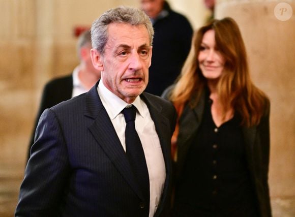 Carla Bruni est venue soutenir son mari Nicolas Sarkozy lors de son interrogatoire par la cour d'appel de Paris dans le cadre du procès du financement libyen de sa campagne de 2007.
Paris le 7 avril 2026
© Christian Liewig / Bestimage
