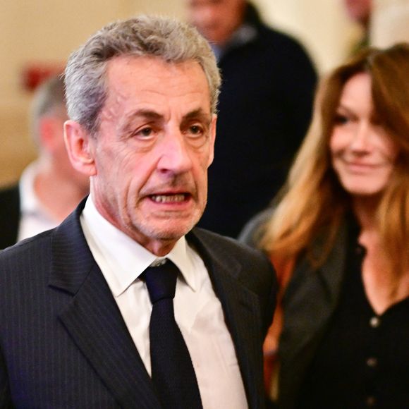 Carla Bruni est venue soutenir son mari Nicolas Sarkozy lors de son interrogatoire par la cour d'appel de Paris dans le cadre du procès du financement libyen de sa campagne de 2007.
Paris le 7 avril 2026
© Christian Liewig / Bestimage