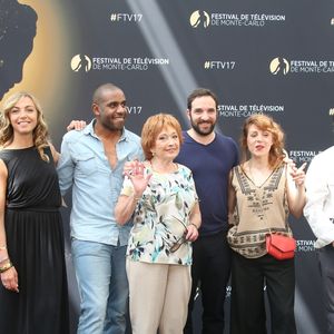 Au micro de Pile, la comédienne de 42 ans est revenue sur une intrigue dans laquelle son personnage et celui de Grégoire Bonnet se découvraient une passion pour le naturisme.

Amélie Etasse, Loup-Denis Elion, Marion Game, David Mora et sa compagne Anne-Elisabeth Blateau, Gérard Hernandez - 57e Festival de télévision de Monte-Carlo © Denis Guignebourg/Bestimage