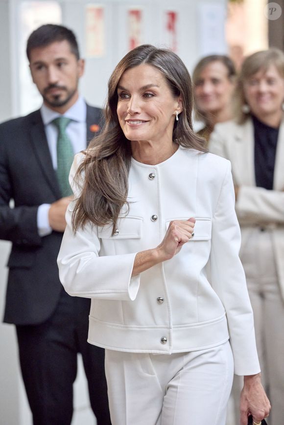 30 septembre 2025, Madrid, Madrid, Espagne : la reine Letizia d'Espagne (REINE LETIZIA d'Espagne) participe aux prix « Retina Eco » (image de crédit : © Mike Chicorro/ZUMA Press Wire / Bestimage)