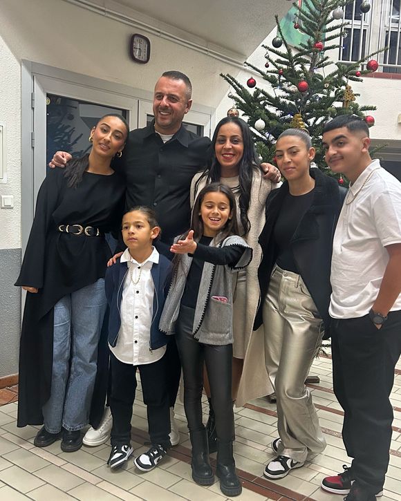 Une déclaration sobre, mais inattendue, faite sur Instagram, qui contraste avec les projets heureux annoncés l’an passé.

La famille Romero de "Familles nombreuses, la vie en XXL"