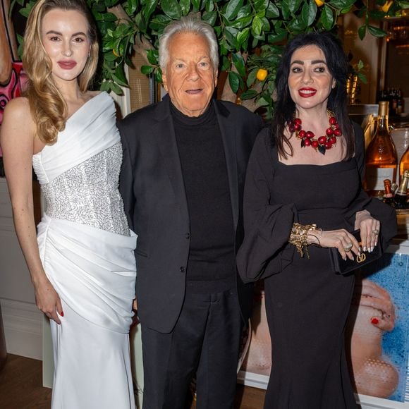 Karina Bogdanova, Massimo Gargia et Chahrazad Rizh. au dîner de Noël organisé par M.Gargia et C.Rizk au restaurant La Baia Paris le 23 novembre 2025.

© Sébastien Frémont / Bestimage