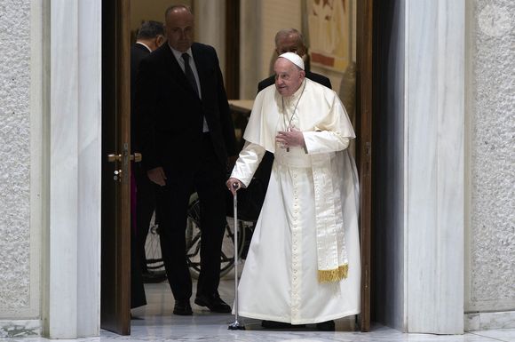 Lorsque ce fut le cas, il pouvait néanmoins les revendre

Jorge Mario Bergoglio, plus connu sous son nom de règne, François, est mort ce lundi 21 avril à 88 ans. Né en 1936 à Buenos Aires en Argentine, Jorge Mario Bergoglio était le premier pape non-européen depuis le VIIIe siècle.
©Backgrid UK/ Bestimage