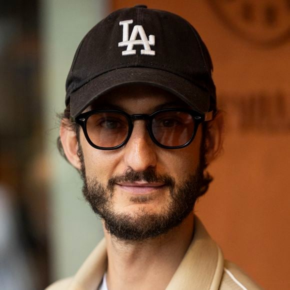 Pierre Niney au village (night session) lors des Internationaux de France de Tennis de Roland Garros 2025, à Paris, France, le 6 juin 2025. © Jacovides-Moreau/Bestimage