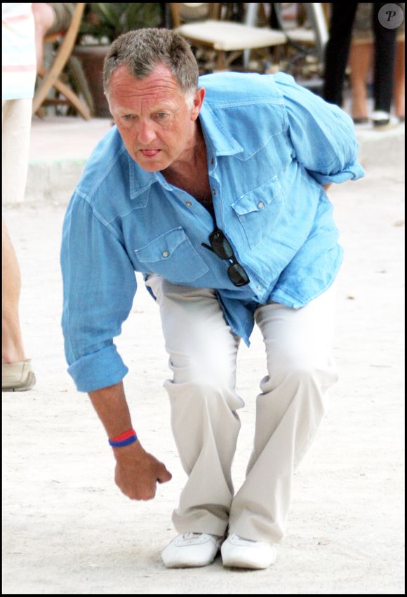 En coulisses, l'ancien président de l’Olympique lyonnais se préparerait donc à tenter de ravir la troisième ville de France aux écologistes

Jean-Michel Aulas place des Lices à Saint-Tropez