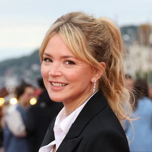 En effet, Virginie Efira, dont la beauté n'a de cesse de nous illuminer, n'a pas manqué d'évoquer Helena Gruszka au cours d'entretiens. 

Virginie Efira sur le tapis rouge de la cérémonie de clôture du 38ème festival du film de Cabourg, France, le 15 juin 2024. Les Journées romantiques du 38ème Festival du film de Cabourg (Calvados) auront lieu du 12 au 16 juin. © Coadic Guirec/Bestimage