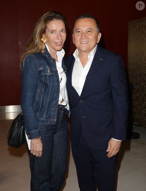 Exclusif - Yuri Buenaventura avec sa femme - People au concert de Chico & The Gypsies qui célèbrent 45 ans de carrière au Palais des Congrès avec un concert symphonique inédit le 24 mai 2025. Portés par 80 musiciens et des invités prestigieux, leurs tubes cultes ont résonné dans une version grandiose, entre rumba, flamenco et symphonie.
© Guirec Coadic / Bestimage