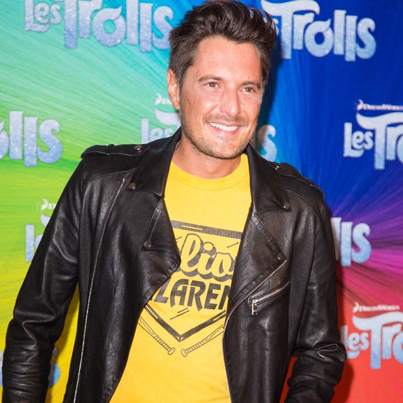 Vincent Cerutti est accusé d'avoir mordu les fesses d'une collaboratrice.

Vincent Cerutti a l'avant-première du film Les Trolls au Grand Rex a Paris, France, le 13 octobre 2016. Photo by Nasser Berzane/ABACAPRESS.COM