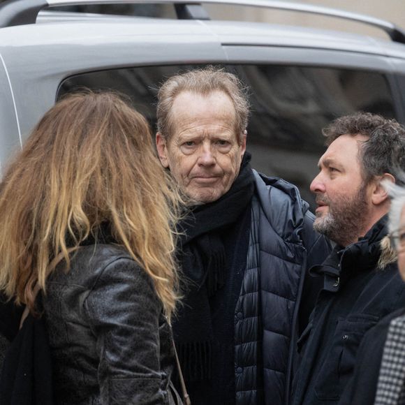 Lors de la cérémonie funéraire de l'acteur franco-danois Niels Arestrup devant l'église Saint-Roch à Paris, le 10 décembre 2024. Niels Arestrup, décédé le 1er décembre 2024 à l'âge de 75 ans, était un pilier du théâtre et du cinéma français depuis les années 1970, mais son profil a été rehaussé au niveau international au cours de la première décennie de ce siècle par deux films réalisés par Jacques Audiard. Photo par Nasser Berzane/ABACAPRESS.COM