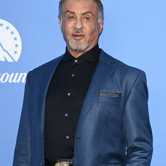 J'ai toujours rejeté l'expression 'Agis selon ton âge' ou 'Vieillis avec grâce'"

Sylvester Stallone au photocall de la soirée de lancement de "Paramount Star Studded" à Londres,  le 20 juin 2022. © AGENCE / BESTIMAGE