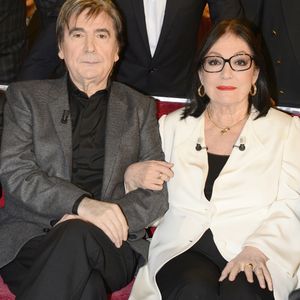 Pas non plus insensible à son prétendant, elle avoue : "Je le préférais près de moi qu’avec moi…"

Serge Lama et Nana Mouskouri - Enregistrement de l'émission "Vivement Dimanche" à Paris le 26 novembre 2014. L'émission sera diffusée le 30 novembre 2014.  

Photo : COADIC GUIREC / BESTIMAGE
