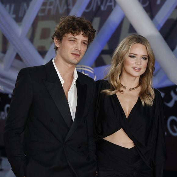 Niels Schneider et sa compagne Virginie Efira - Arrivées des personnalités pour la cérémonie en hommage au réalisateur américain J.Gray donnée lors du 19ème Festival International du Film de Marrakech le 12 novembre 2022. © Denis Guignebourg / Bestimage