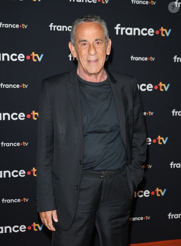 Thierry Ardisson au photocall pour la conférence de presse de rentrée de France TV à la Grande Halle de la Villette à Paris, France, le 11 juillet 2023. © Coadic Guirec/Bestimage