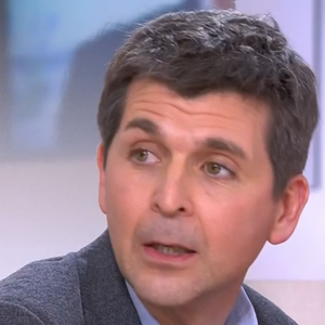 Thomas Sotto sur le plateau de "C à vous", il évoque le départ de Jean-Michel Aphatie