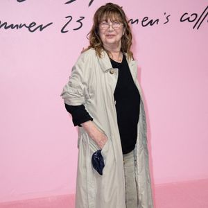 Jane Birkin assistant au défilé Acne Studios de la collection femme printemps-été 2023 dans le cadre de la Fashion Week de Paris, à Paris, en France, le 28 septembre 2022. Photo : Aurore Marechal/Abaca