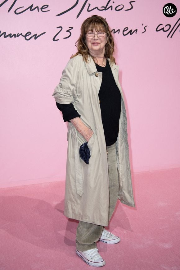 Jane Birkin assistant au défilé Acne Studios de la collection femme printemps-été 2023 dans le cadre de la Fashion Week de Paris, à Paris, en France, le 28 septembre 2022. Photo : Aurore Marechal/Abaca