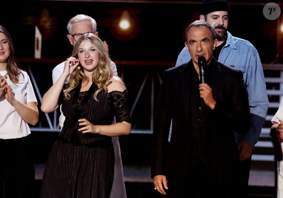 Exclusif -  Helena et Nikos Aliagas lors surprises lors de l'enregistrement de l'émission "La chanson secrète N°14", présentée par N.Aliagas et diffusée le 26 décembre sur TF1, consacrée à Helena à Paris le 10 Décembre 2025