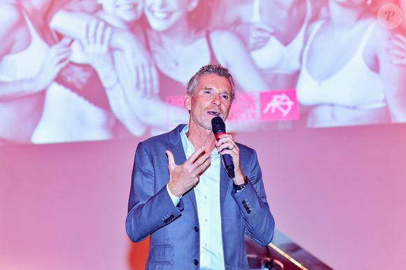 Ni même la production !

Exclusif - Denis Brogniart - Dîner de la Fondation ARC au Pavillon Cambon-Capucines à Paris, le 7 octobre 2019.

© Rachid Bellak / Bestimage