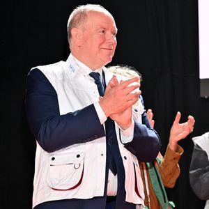 Le prince Albert II de Monaco a donné le départ de la 34eme édition du Rallye des Gazelles, depuis le chapiteau de Fonvieille à Monaco, en compagnie de Dominique Serra, la fondatrice et présidente du Rallye, de la marraine de coeur pour 2025, Luana Belmondo, Nadia Fettah Alaoui, la ministre de l'Economie et des Finances du Royaume du Maroc, du président du Conseil National Monégasque, Thomas Brezzo, et des personnalités du gouvernement, le 12 avril 2025 © Bruno Bebert / Bestimage