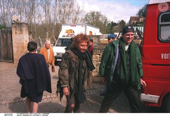 Cette actrice garde un souvenir amer du tournage du film "Les Visiteurs".

Tournage des Visiteurs 2 : Les couloirs du temps à Beynac avec Christian Clavier et Jean-Marie Poiré (archive)
© Agence Bestimage