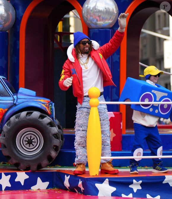 "J’ai le cœur extrêmement brisé par la perte tragique de notre fils, Nathan Smith."

11/27/25
Lil Jon à la 99ème parade de Thanksgiving par Macy's le 27 novembre 2025 à New York.  
STARMAX / BESTIMAGE