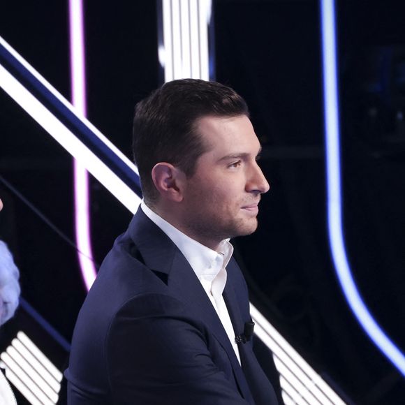 Jordan Bardella, sur le plateau de l’émission « TPMP » présentée par Cyril Hanouna, à Paris, France, le 20 mars 2025. / © Jack Tribeca / Bestimage