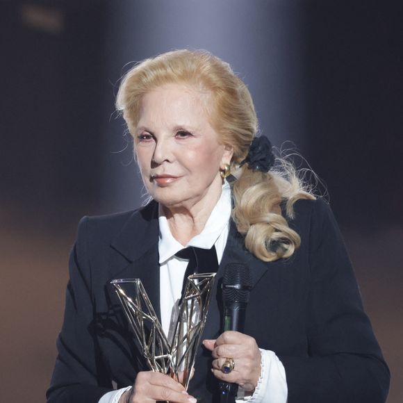 Elle avait chanté "Panne d'essence" en 1961 avec Frankie Jordan, un duo devenu culte pour la jeune chanteuse qu'elle était à l'époque. 

Sylvie Vartan - Cérémonie de la 40ème édition des Victoires de la Musique à la Seine Musicale à Boulogne-Billancourt, France, le 14 février 2025. © Coadic Guirec/Bestimage