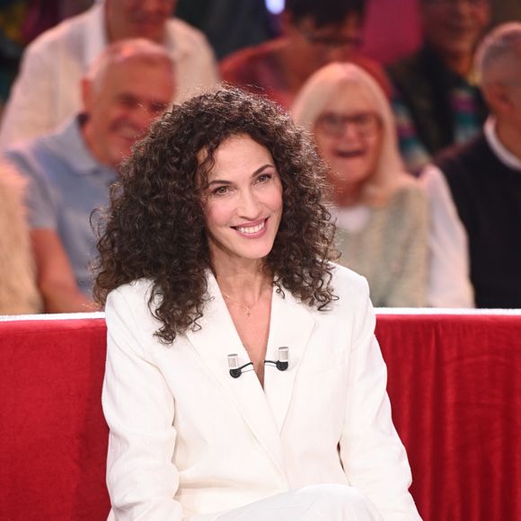Exclusif - Linda Hardy - Enregistrement de l'émission Vivement dimanche au studio Rive gauche , presentée par Michel Drucker . Diffusion sur France 3 le 30 novembre 2025. © Guillaume Gaffiot / Bestimage