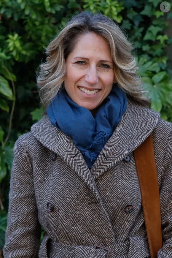 Elle est la première femme à avoir réalisé la traversée de l'Atlantique nord dans le sens ouest-est en 2003

Exclusif - Maud Fontenoy - Arrivées de l'enregistrement de l'émission "Vivement Dimanche Prochain" qui sera diffusée le 5 décembre 2021 au studio Gabriel à Paris, France, le 23 novembre 2021. 
© Christophe Clovis / Bestimage