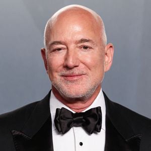 Jeff Bezos arrive à la soirée « Vanity Fair » des Oscars 2026 (98e cérémonie des Oscars) Organisée par Mark Guiducci aux David Geffen Galleries du Los Angeles County Museum of Art (LACMA), situé au 5905 Wilshire Blvd, le 15 mars 2026 à Museum Row, Miracle Mile, Los Angeles, Californie, États-Unis. Photo de Xavier Collin/Image Press Agency/ABACAPRESS.COM