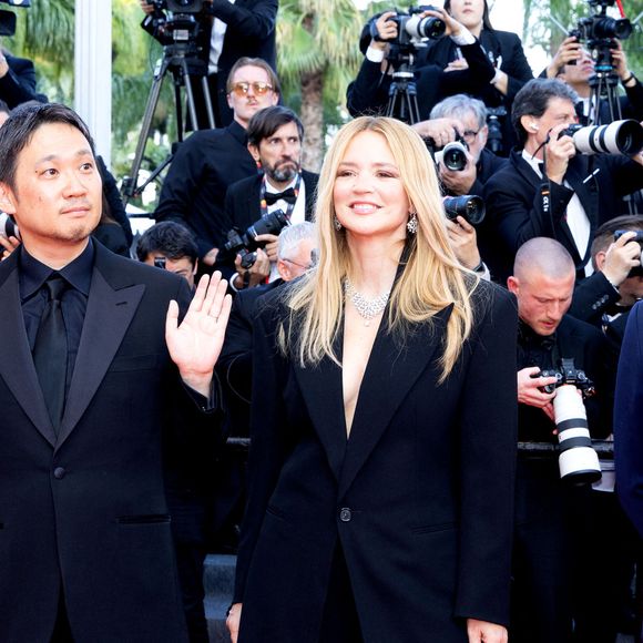 Tao Okamoto, Ryûsuke Hamaguchi, Virginie Efira, David Gauquié - Montée des marches pour la cérémonie de clôture du 79ème Festival International du Film de Cannes, le 23 mai 2026. © Olivier Borde / Bestimage
