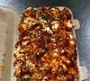 La barquette est très généreuse, avec près de 780 grammes de riz et du poulet croustillant.

Tasty Crousty, le phénomène culinaire du moment.