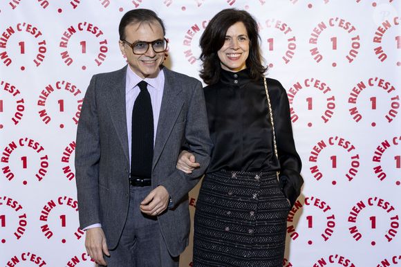 Bertrand Burgalat et sa femme Vanessa Seward au photocall des invités au dîner de gala de l'association "Un rien c'est tout" au musée de l'armée aux Invalides à Paris le 7 mars 2024. © Cyril Moreau / Bestimage