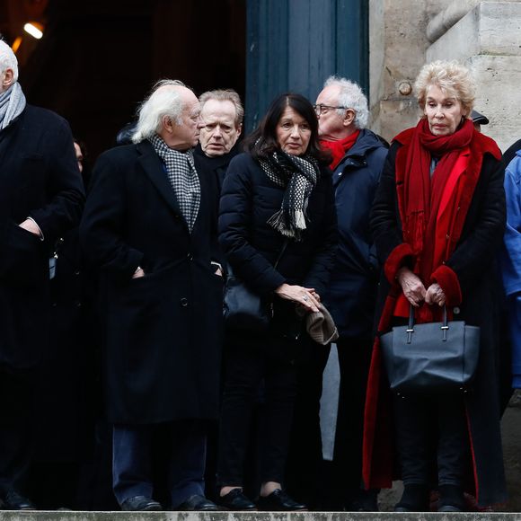 Jacques Weber, Nicole Sonneville, Macha Méril - Sorties des obsèques de Niels Arestrup à l'Église Saint-Roch à Paris. Le 10 décembre 2024
© Christophe Clovis / Bestimage