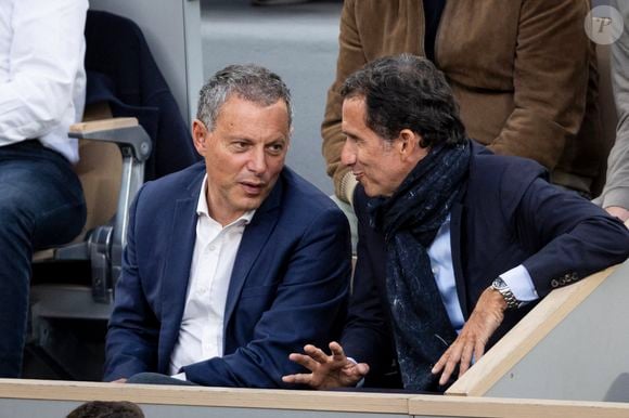 Marc-Olivier Fogiel,  Alexandre Bompard dans les tribunes lors de la session du soir des Internationaux de France de Tennis de Roland Garros 2025, à Paris, France, le 4 juin 2025. © Jacovides-Moreau/Bestimage