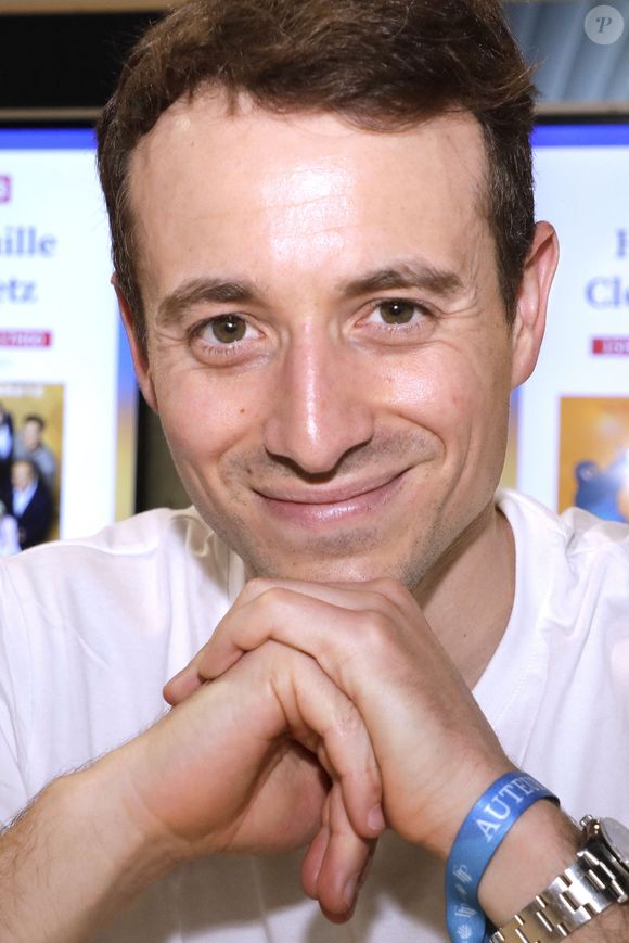 Hugo Clément a réalisé une belle performance en terminant en 1h18min51.

Hugo Clement - Festival du livre de Paris 2024 le 12 avril 2024. © Cedric Perrin / Bestimage
