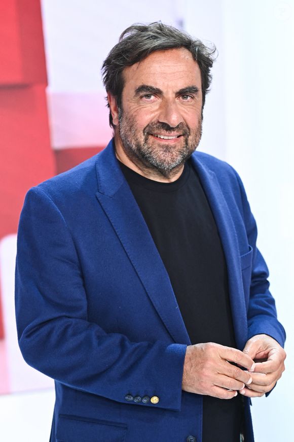 Exclusif - André Manoukian - Enregistrement de l'émission "Vivement Dimanche" au Studio Gabriel à Paris, présentée par M.Drucker et diffusée le 5 mai sur France 3. Le 29 avril 2024
© Guillaume Gaffiot / Bestimage