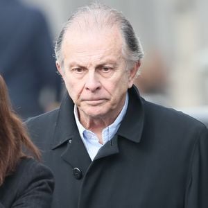 Maaïke Jansen, l'épouse de Roland Giraud, n'est plus…

Roland Giraud lors des obsèques de Véronique Colucci au cimetière communal de Montrouge. © Agence / Bestimage