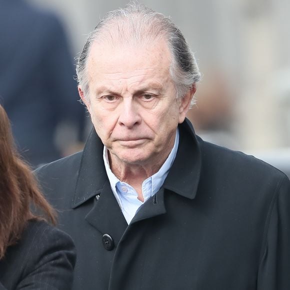 Maaïke Jansen, l'épouse de Roland Giraud, n'est plus…

Roland Giraud lors des obsèques de Véronique Colucci au cimetière communal de Montrouge. © Agence / Bestimage