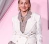 Une attention de chaque instant qui l'a obligée, à l'époque, à revoir toute l'organisation de son espace de travail pour ne jamais s'éloigner de ses garçons. 

Sharon Stone au photocall de la cérémonie des Fashion Trust U.S. Awards 2026, en partenariat avec Google, aux studios nya WEST à Los Angeles, Californie, États-Unis, le 7 avril 2026. © Chad Salvador/Image Press Agency/Backgrid/Bestimage