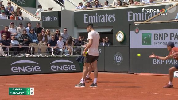 François Civil était assis près de Marie Civil.