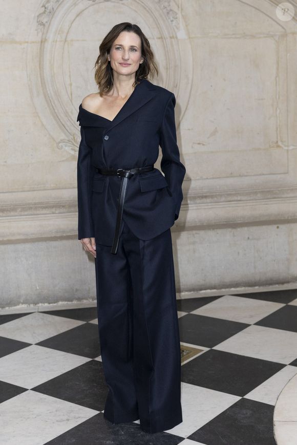 Léon dévore des longs-métrages quand sa soeur Anna Paloma côtoie de nombreux plateaux de cinéma !
Camille Cottin au photocall du défilé Christian Dior "Collection Haute Couture Printemps/Eté 2025" au Musée Rodin, lors de la Fashion Week de Paris (PFW), le 27 janvier 2025.
© Olivier Borde/Bestimage