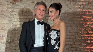 L'ex de Clotilde Courau, Emmanuel-Philibert de Savoie, ne lâche plus Adriana : le couple assorti célèbre l'anniversaire du prince