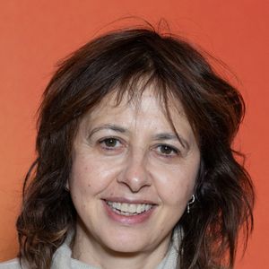 Dans un entretien accordé à Sandra Bismuth pour Rewell Magazine, la comédienne de 55 ans dévoile les habitudes qui lui permettent de se sentir bien au quotidien. 

Valérie Bonneton assiste à la première du documentaire « Les Habitants » au Grand REX, le 31 mars 2026 à Paris, en France. Photo : Nasser Berzane/ABACAPRESS.COM