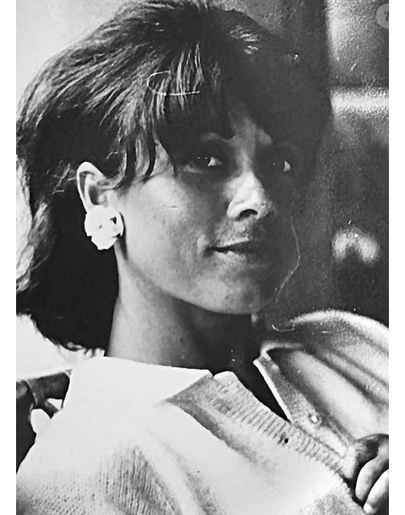"Un an aujourd’hui", peut-on lire en légende de cette publication émouvante. 

Paul Belmondo a rendu hommage à sa mère Elodie Constantin sur Instagram pour le premier anniversaire de sa disparition