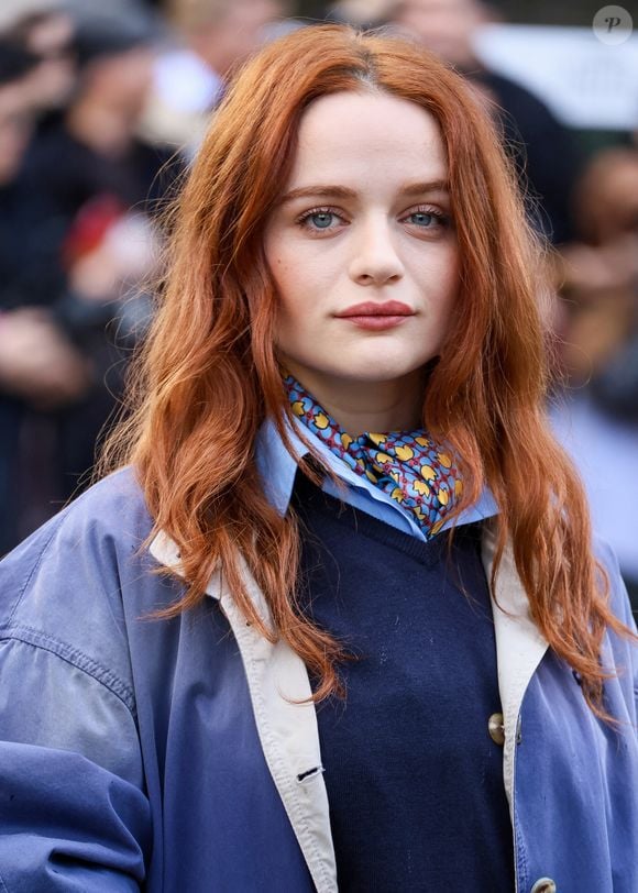 Joey King aux arrivées au défilé Miu Miu Collection Femme Prêt-à-Porter Automne/Hiver 2026-2027 lors de la Fashion Week de Paris (PFW) au palais d'lena conseil Economique, social et environnemental, à Paris, France, le 10 mars 2026. © Denis Guignebourg/Bestimage