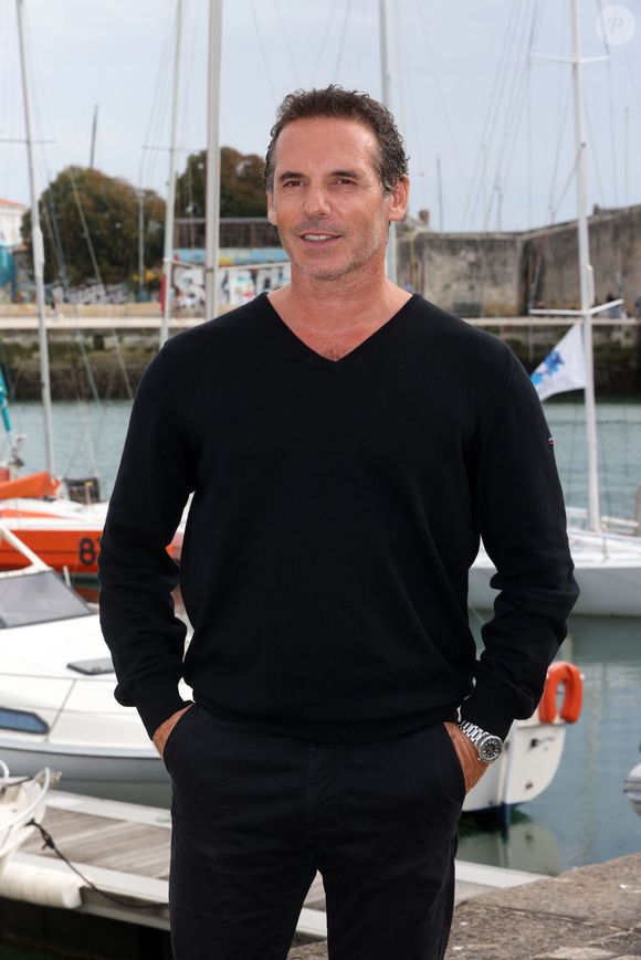 Jérémy Banster. au photocall du téléfilm "Meutres sur les Iles" lors de la 23ème édition du Festival de la Fiction tv de la Rochelle 2021 à La Rochelle, France, le 15 septembre 2021. © Jean-Marc Lhomer / Bestimage
